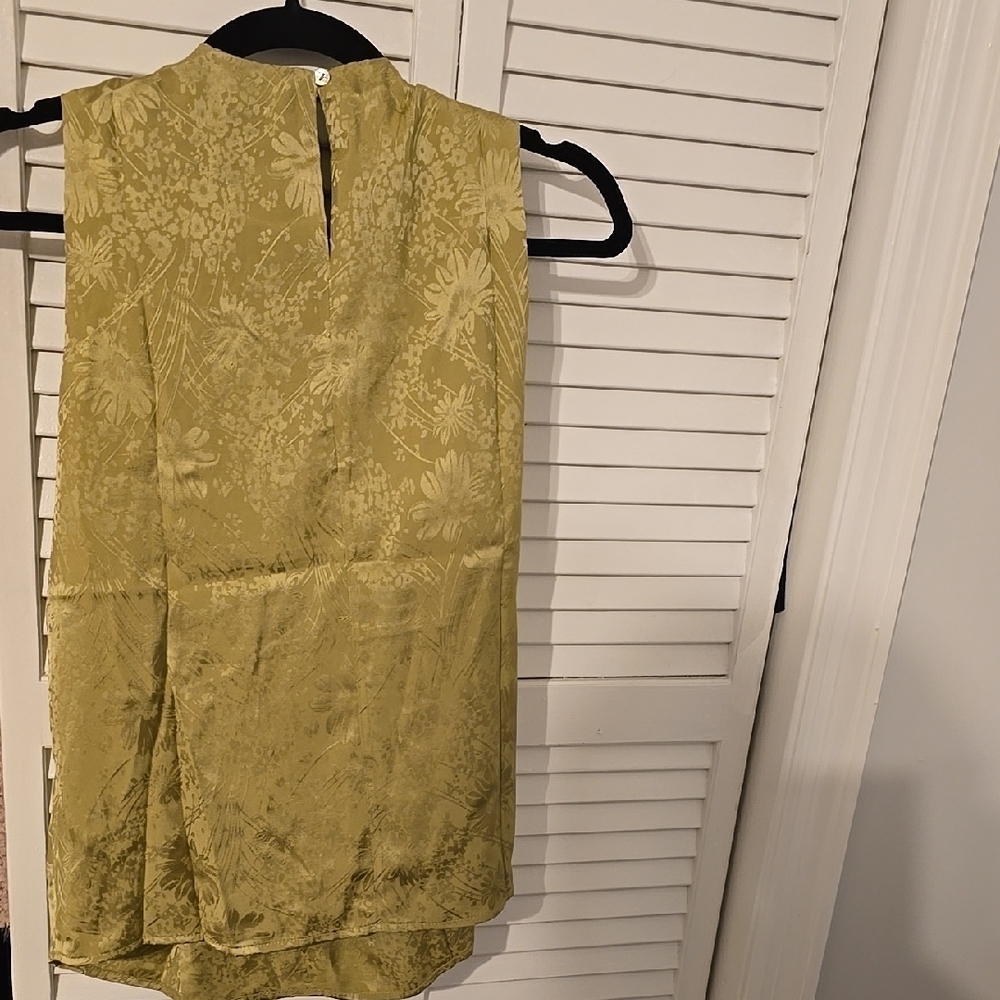 ENTRO Womens Olive Green Sleeveless Blouse - Picture 2 of 7